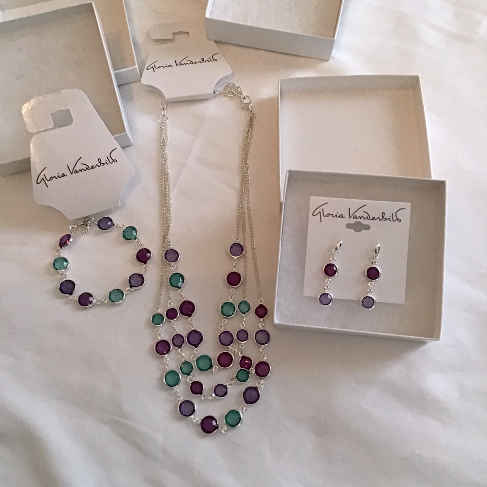 Jewelry set from Gloria Vanderbilt